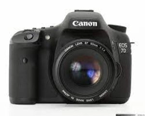 Canon EOS 7D 18MP DSLR Camera