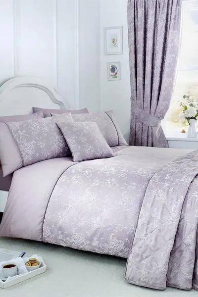 Dreams and Drapes Woven Jasmine Lavender Duvet Cover and Pillowcase Set Lavender