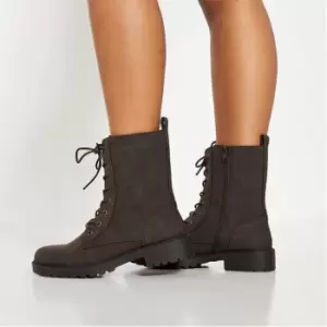 I Saw It First Basic Lace Up Chunky Sole Boot - Brown