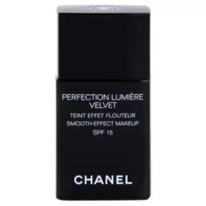 Chanel Perfection Lumiere Velvet Velvet Foundation for a Matte Look Shade 20 Beige SPF 15 30ml
