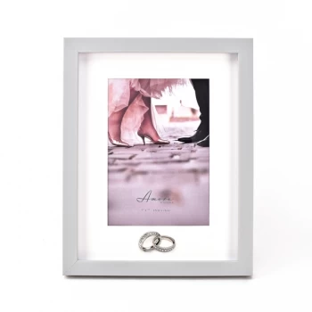 Amore Plastic Photo Frame with Rings Icon - 5" x 7"