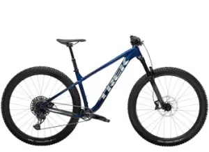 2022 Trek Roscoe 8 Hardtail Mountain Bike in Mulsanne Blue