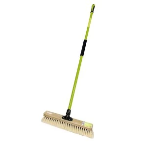 Charles Bentley National Trust 18" Dual-Fill Driveway Broom with Handle