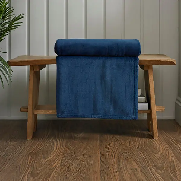 Deyongs Snuggle Touch Throw, Navy