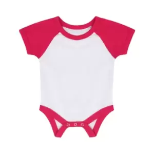 Larkwood Baby Boys/Girls Essential Short Sleeve Baseball Bodysuit (6-12 Months) (White/Fuchsia)