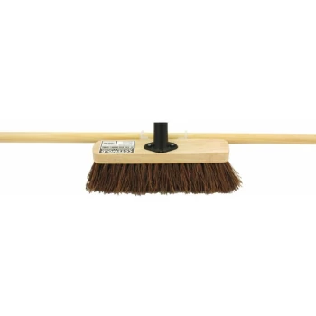 18' Soft Coco Broom C/W 6 0' Wooden Handle - Cotswold