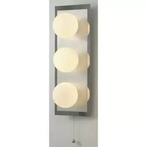 IP44 Globe wall light with pull switch 3 bulbs In polished chrome/opal glass