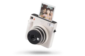 Fujifilm Instax Square SQ1 Instant Camera (10 Shots) - Chalk White