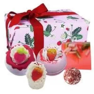 Bomb Cosmetics Gift Packs Strawberry Feels Forever