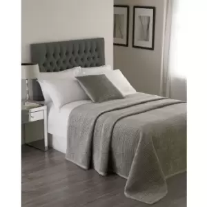 Riva Home Brooklands Bedspread (265x265cm) (Silver) - Silver