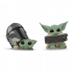 Star Wars The Bounty Collection The Child 2-Pack Helmet Peeking, Datapad Tablet Poses Figures