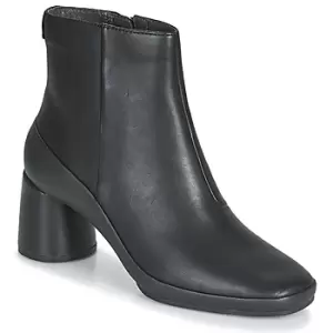 Camper UP RIGHT womens Low Ankle Boots in Black