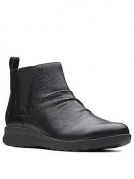 Clarks Clarks Unstructured Un Adorn Mid Ankle Boot