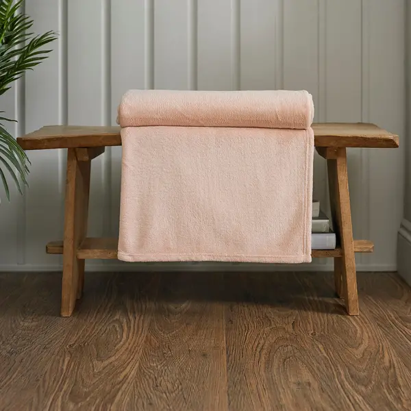 Deyongs Snuggle Touch Throw, Pink
