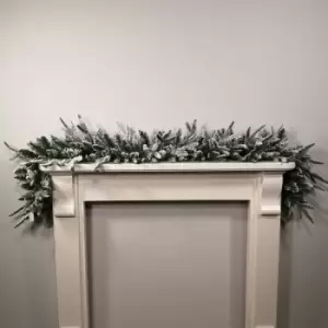 6ft (1.8m) Lapland Flocked Garland with PE and PVC Tips
