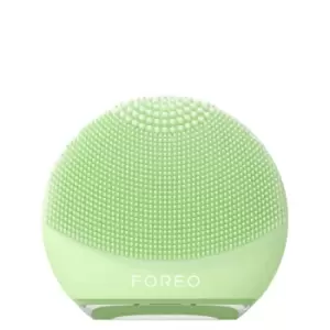 FOREO LUNA 4 GO 2-Zone Facial Cleansing and Firming Device for All Skin Types (Various Colours) - Pistachio
