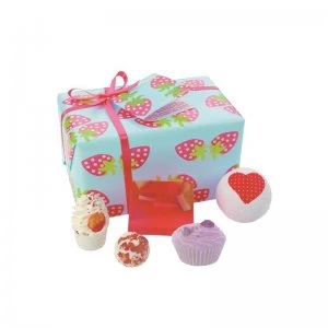 Bomb Cosmetics Strawberry Patch Gift Set